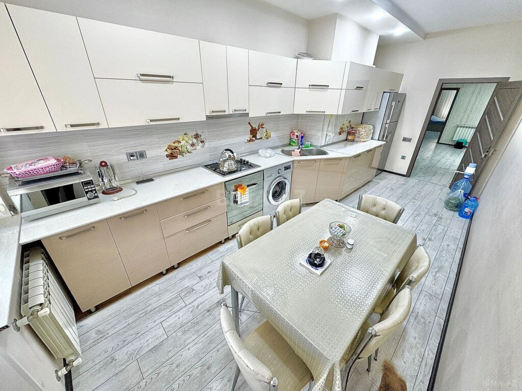 Satılır 3 otaqlı mənzil 133 m²