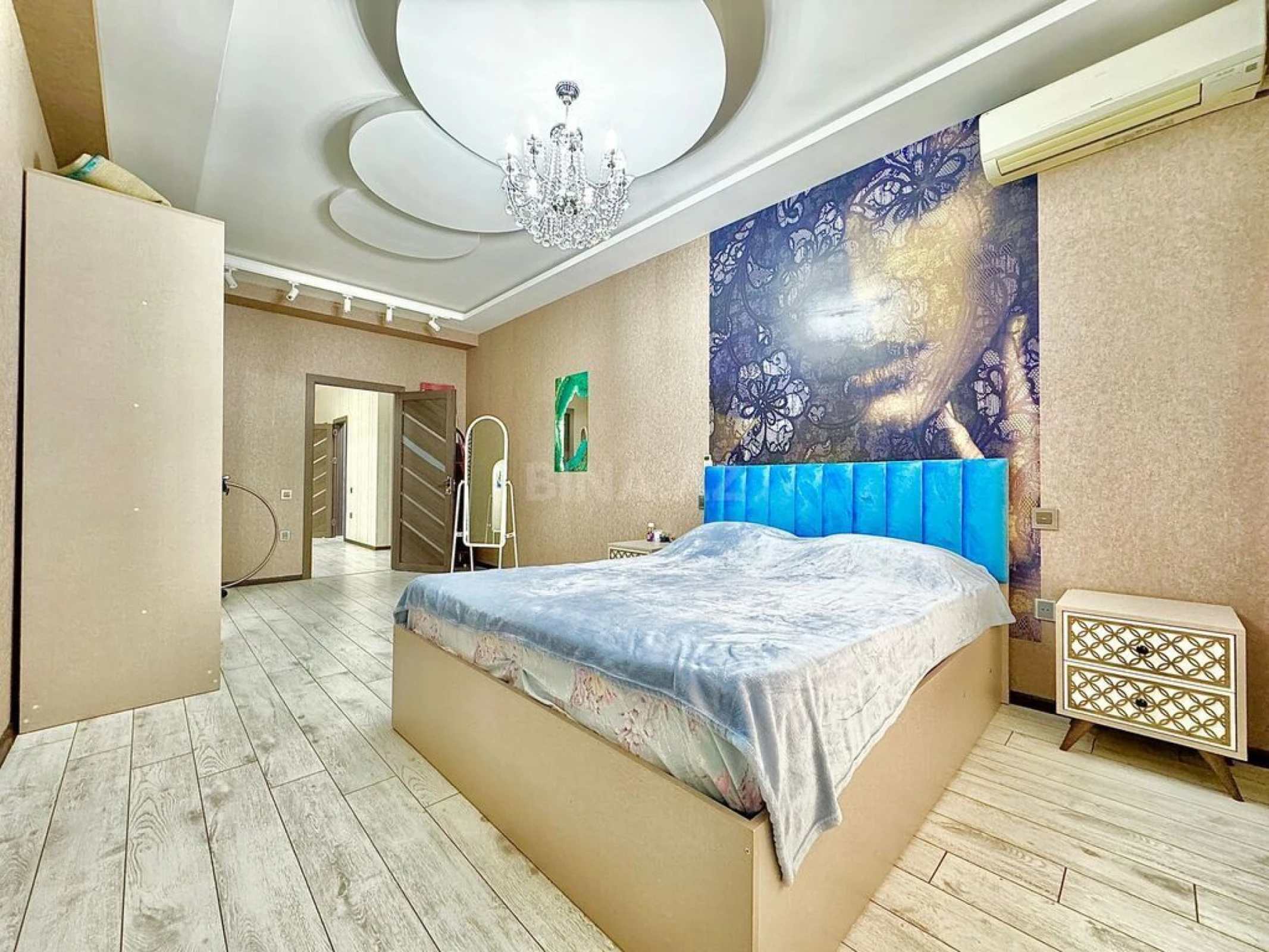 Satılır 3 otaqlı mənzil 133 m²