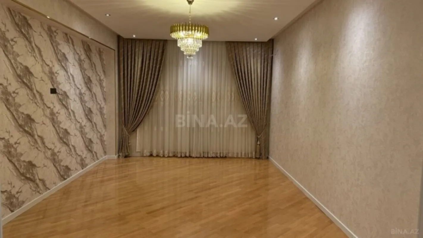 Satılır 3 otaqlı mənzil 145 m²