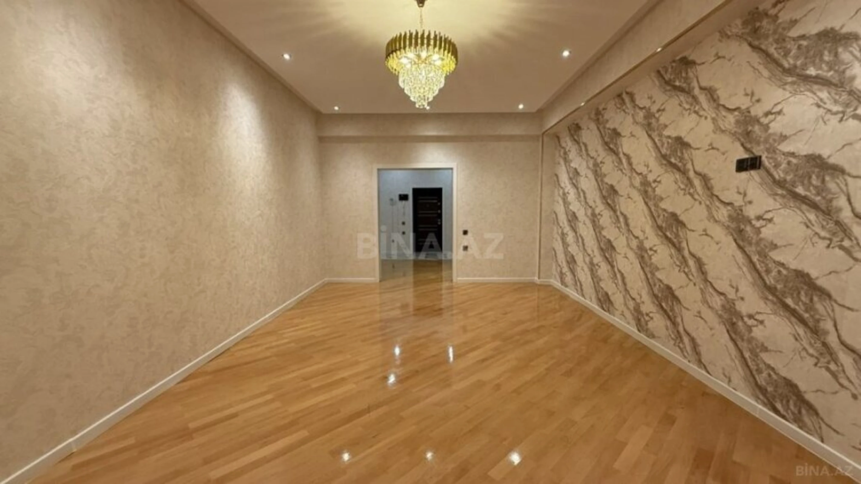 Satılır 3 otaqlı mənzil 145 m²