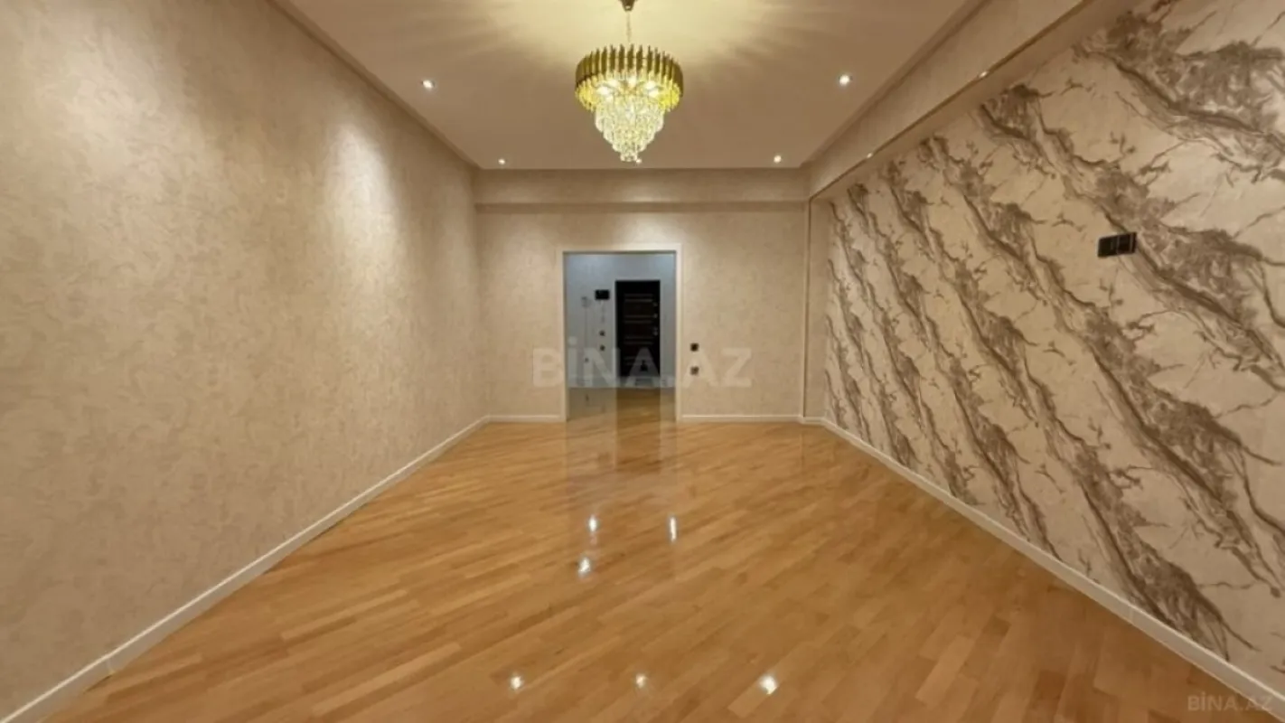 Satılır 3 otaqlı mənzil 145 m²