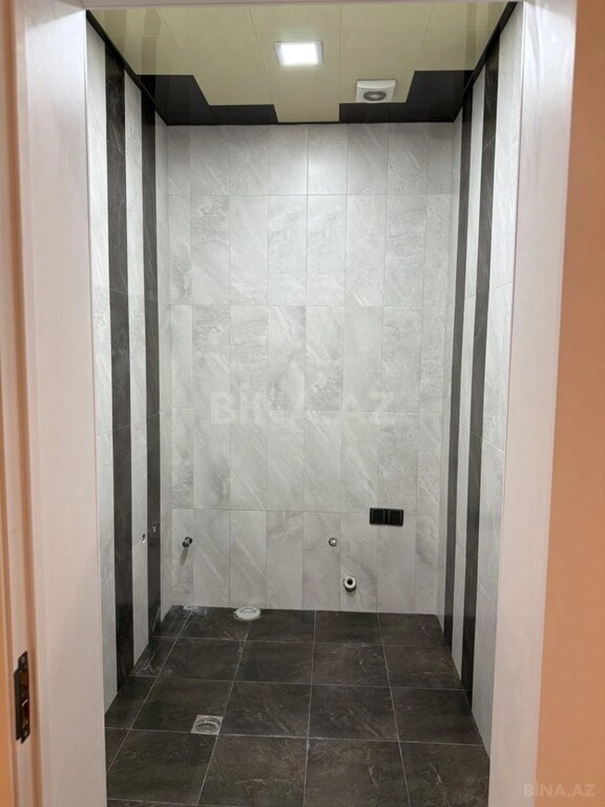 Satılır 3 otaqlı mənzil 145 m²