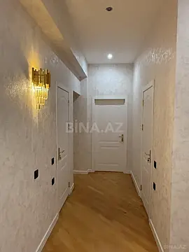 Satılır 3 otaqlı mənzil 145 m²