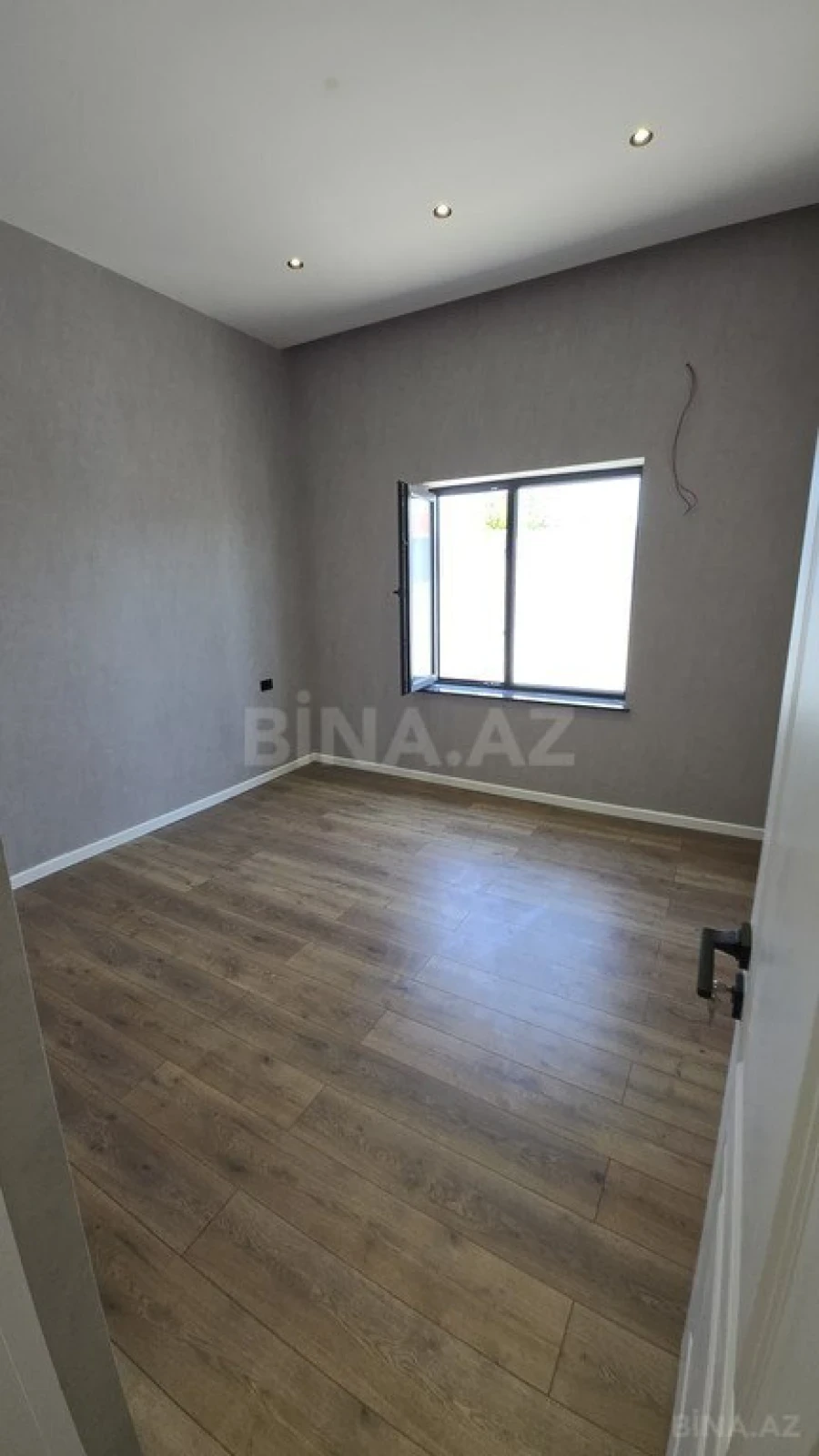 Satılır 4 otaqlı həyət evi 166 m²