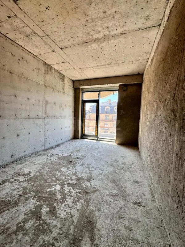 Satılır 3 otaqlı mənzil 137 m²