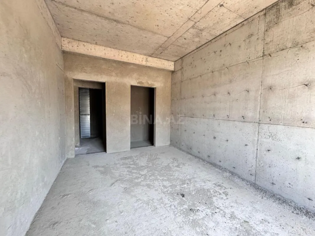 Satılır 3 otaqlı mənzil 137 m²