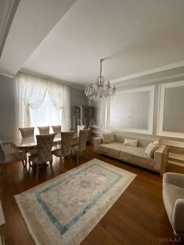 Satılır 3 otaqlı mənzil 137 m²