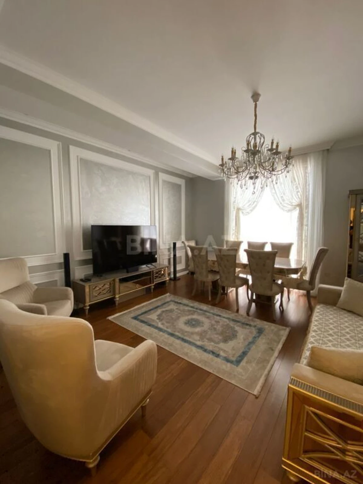 Satılır 3 otaqlı mənzil 137 m²