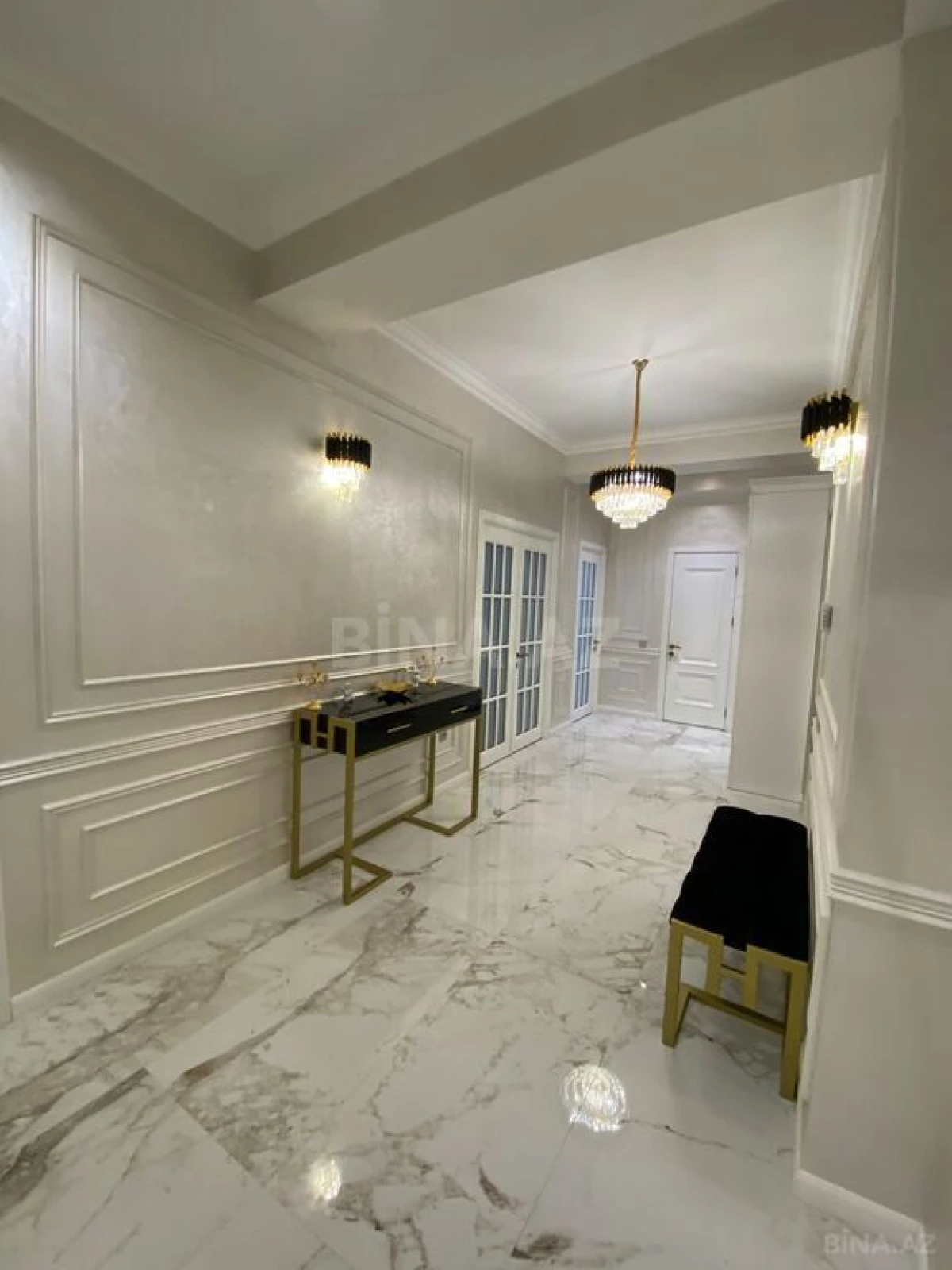 Satılır 3 otaqlı mənzil 137 m²