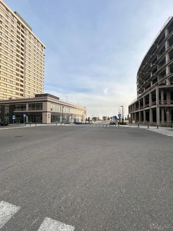 Satılır obyekt 673 m²