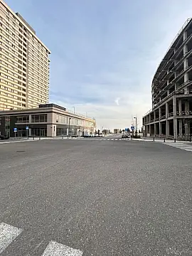 Satılır obyekt 673 m²