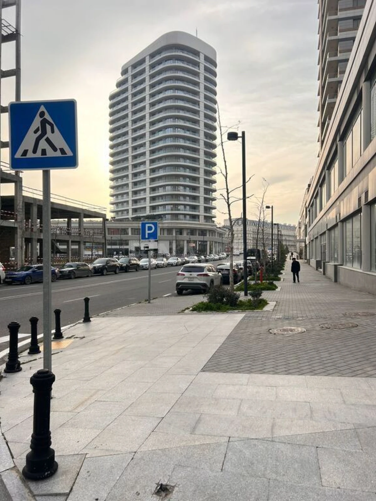 Satılır obyekt 673 m²