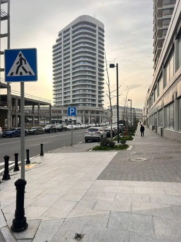 Satılır obyekt 673 m²