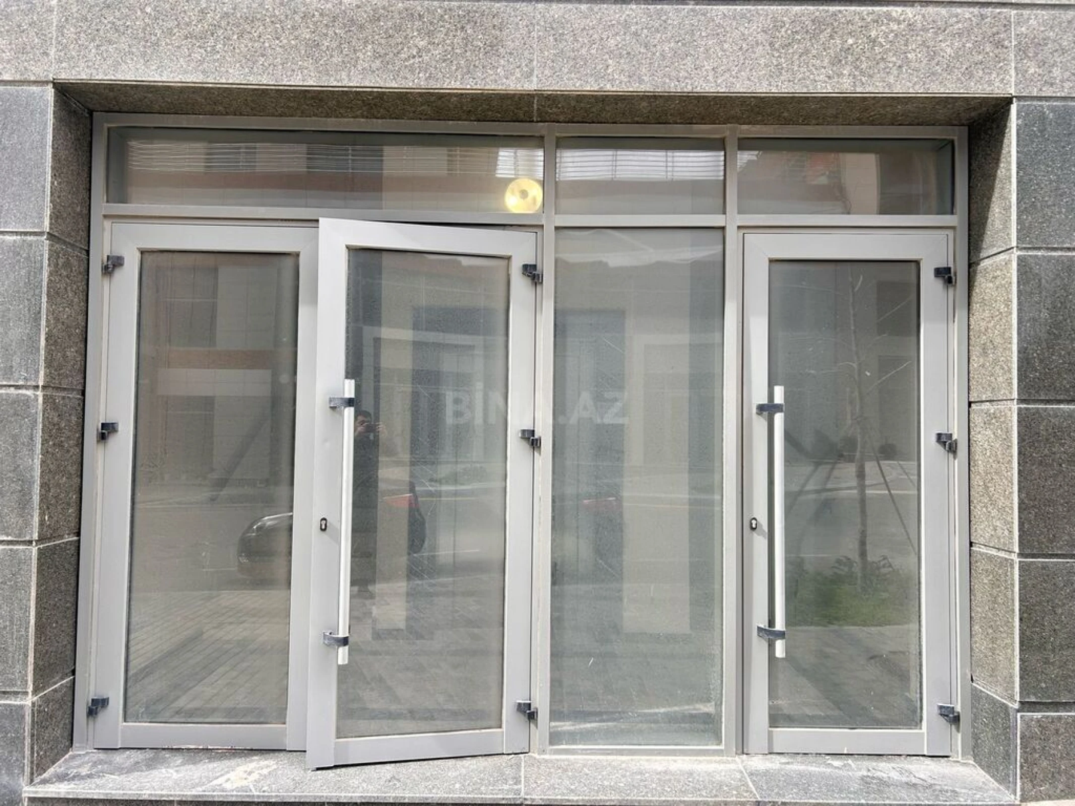 Satılır obyekt 673 m²