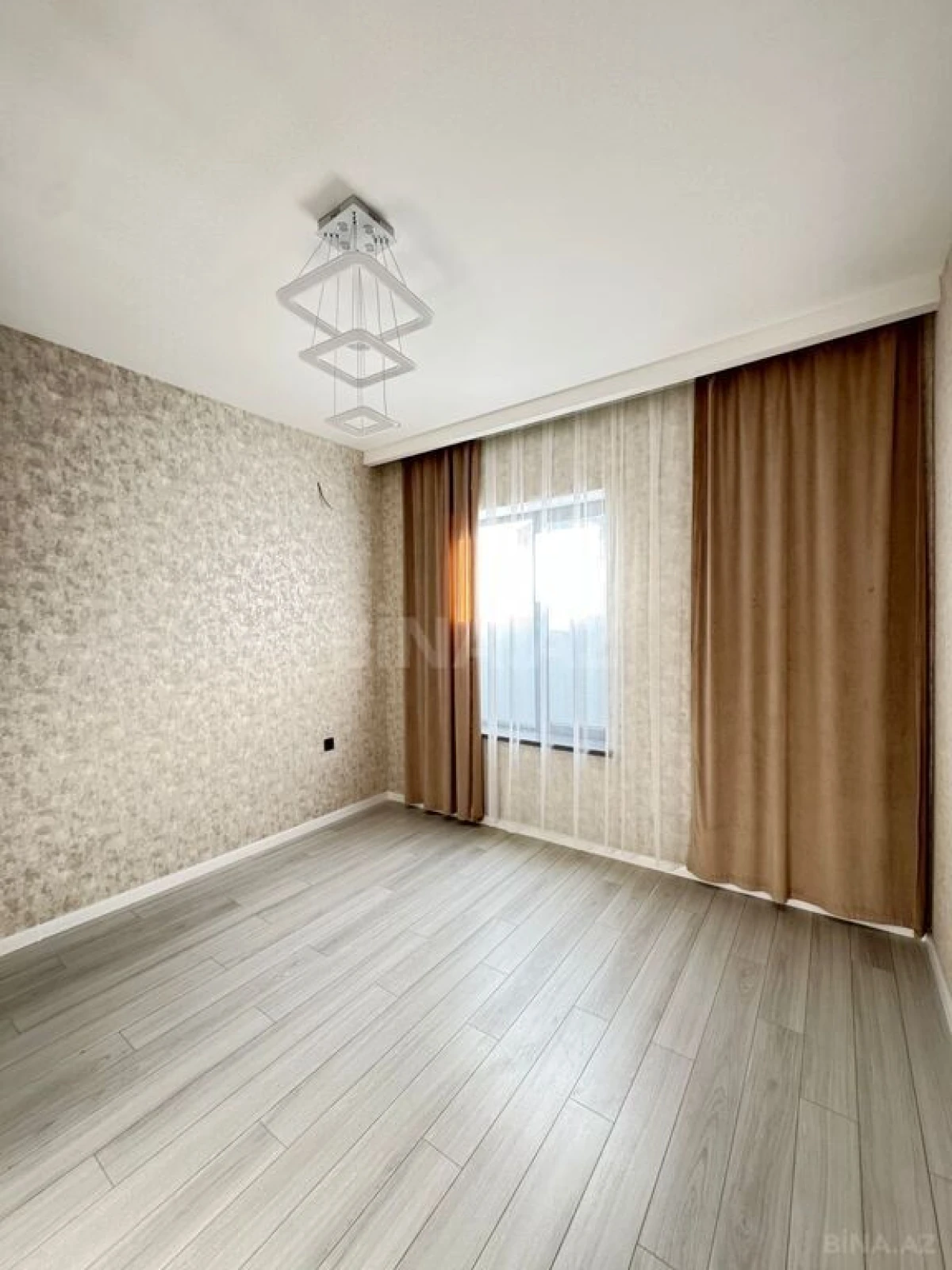 Satılır 4 otaqlı həyət evi 170 m²