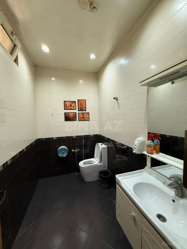 Satılır obyekt 270 m²