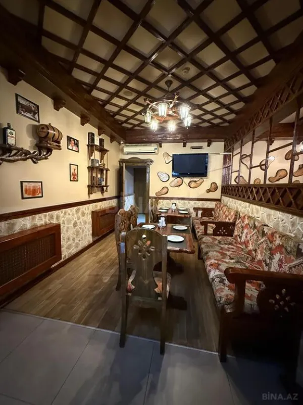 Satılır obyekt 270 m²