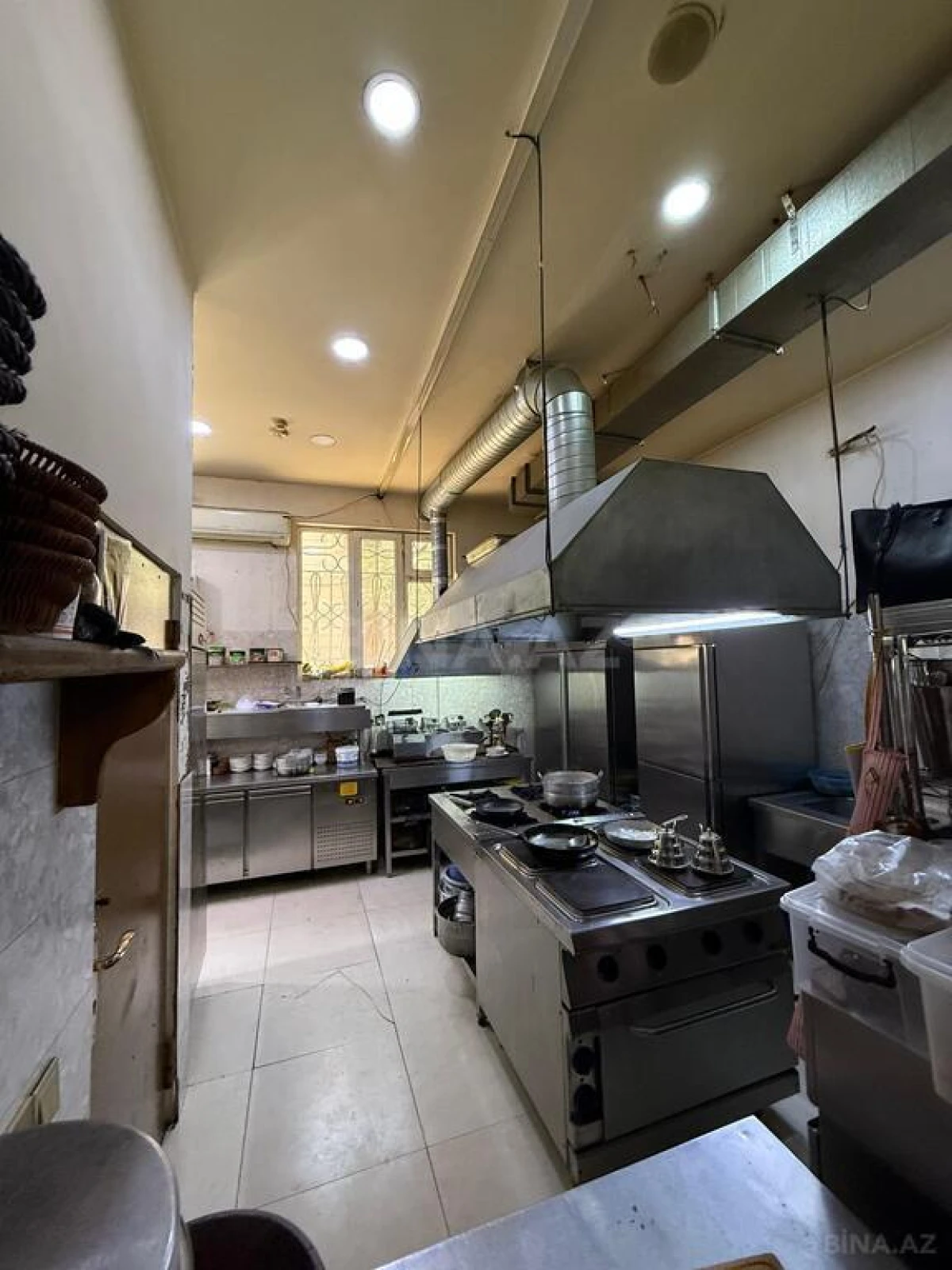 Satılır obyekt 270 m²