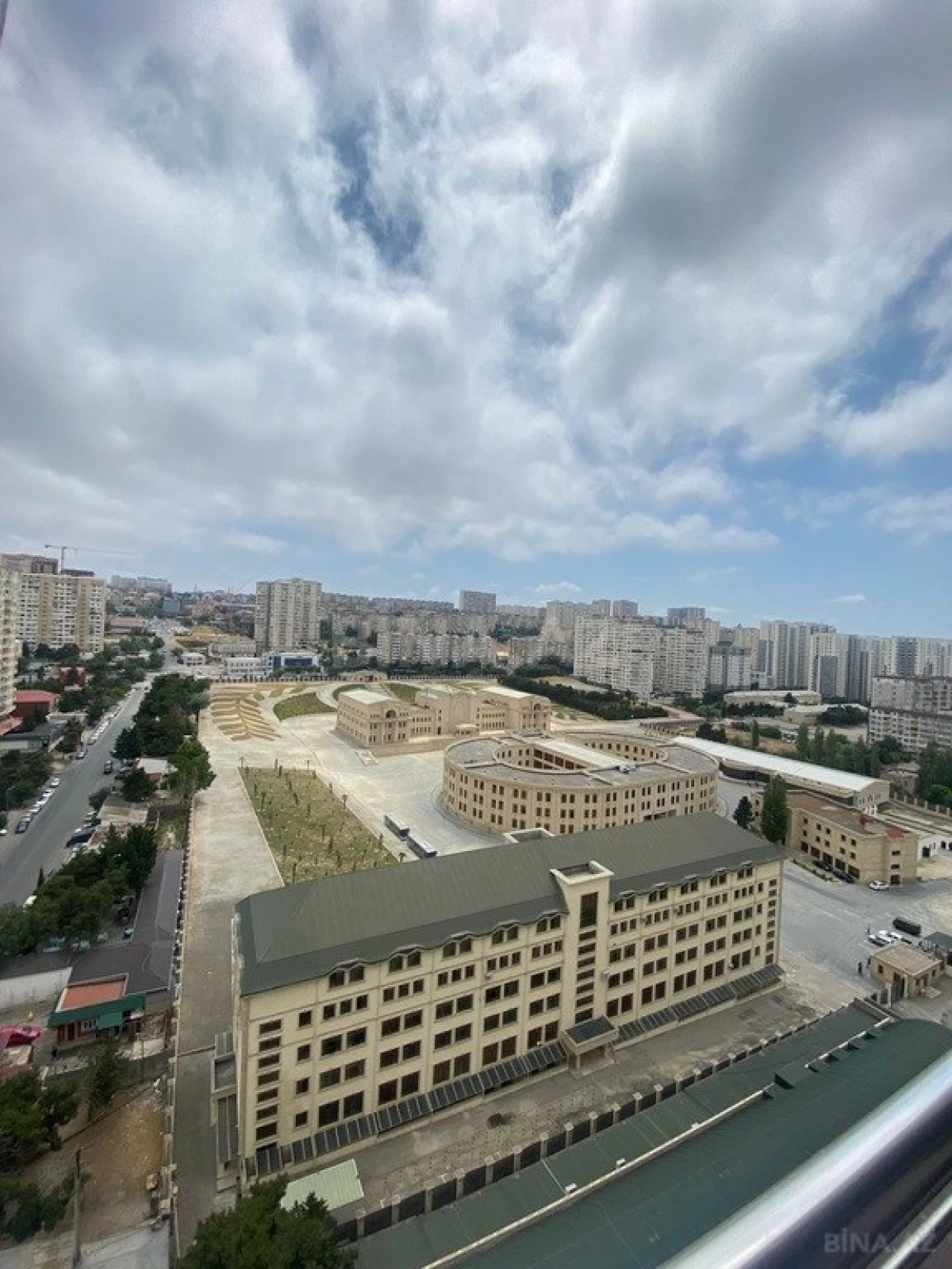 Satılır 2 otaqlı mənzil 75 m²