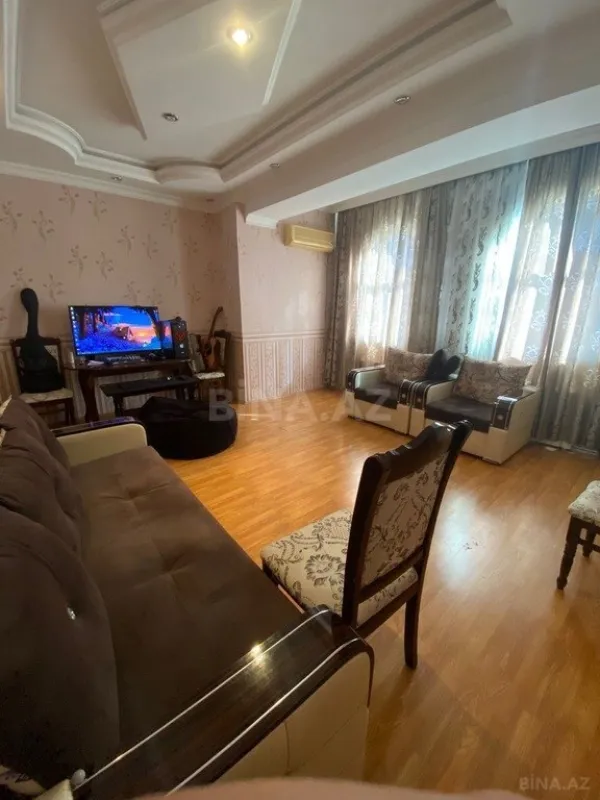 Satılır 2 otaqlı mənzil 75 m²
