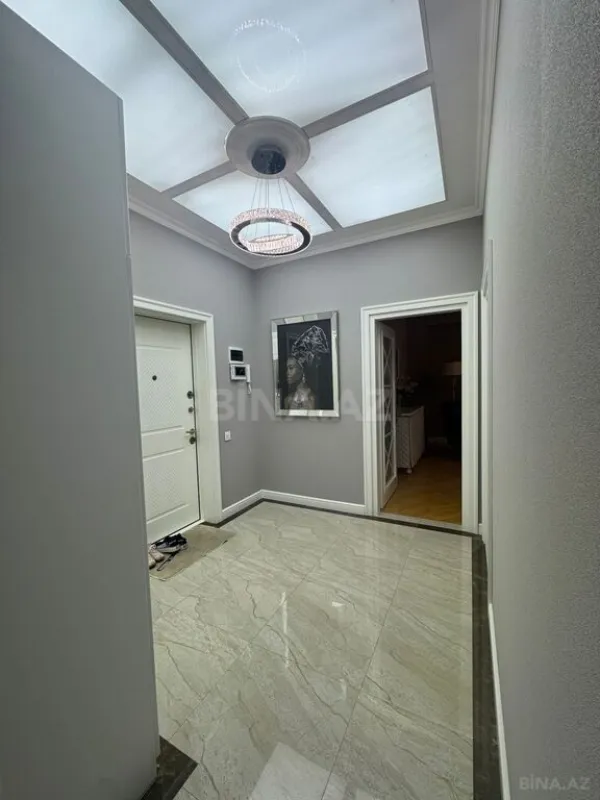 Satılır 4 otaqlı mənzil 105 m²