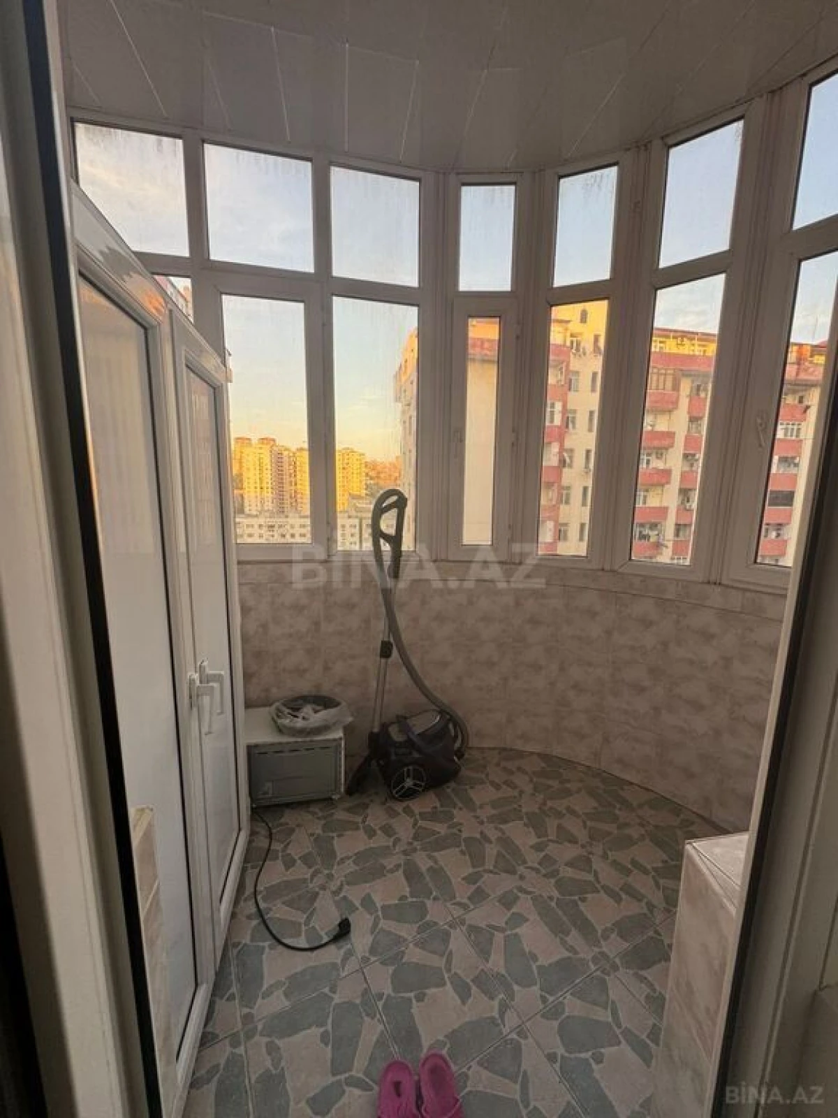 Satılır 4 otaqlı mənzil 105 m²