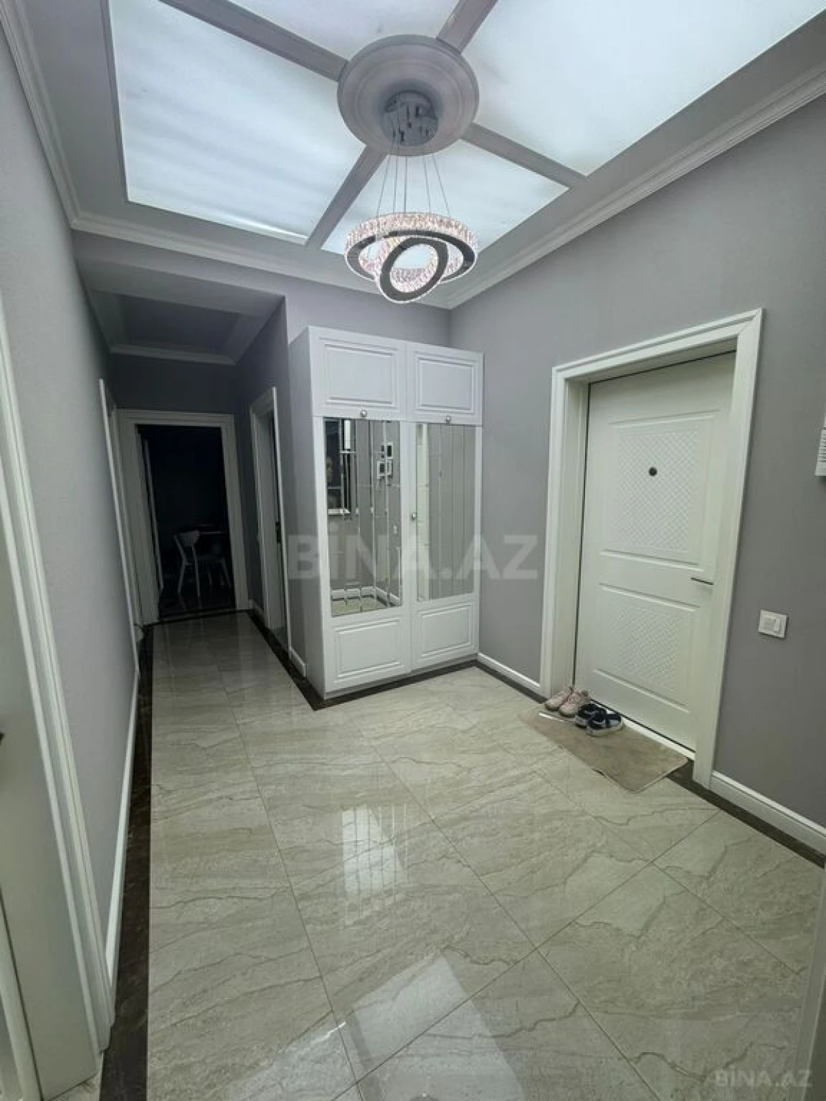 Satılır 4 otaqlı mənzil 105 m²