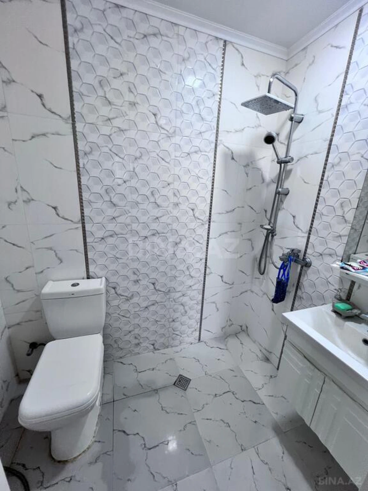 Satılır 3 otaqlı mənzil 145 m²