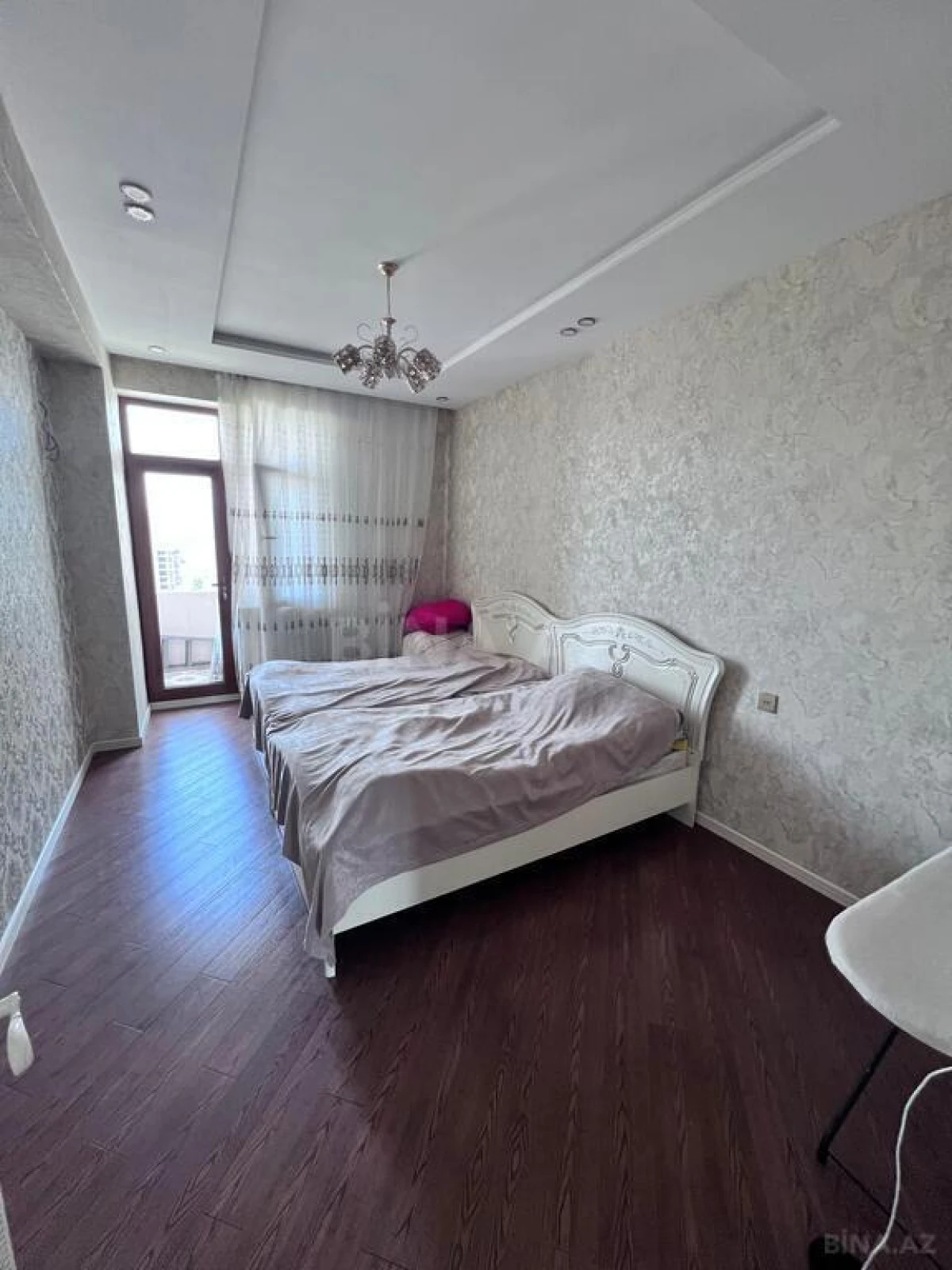Satılır 3 otaqlı mənzil 145 m²
