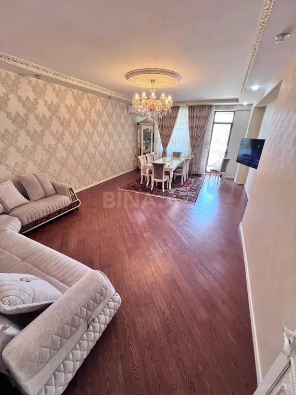 Satılır 3 otaqlı mənzil 145 m²