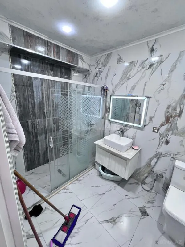 Satılır 3 otaqlı mənzil 145 m²