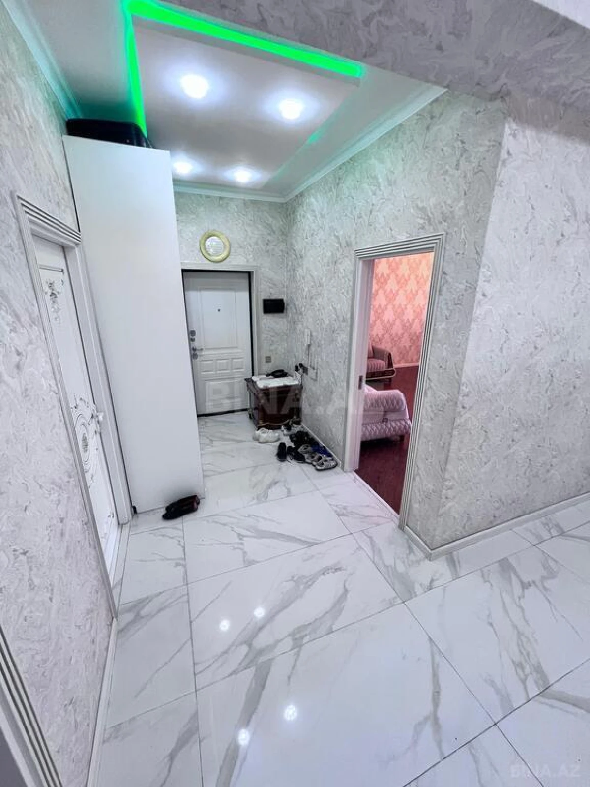 Satılır 3 otaqlı mənzil 145 m²