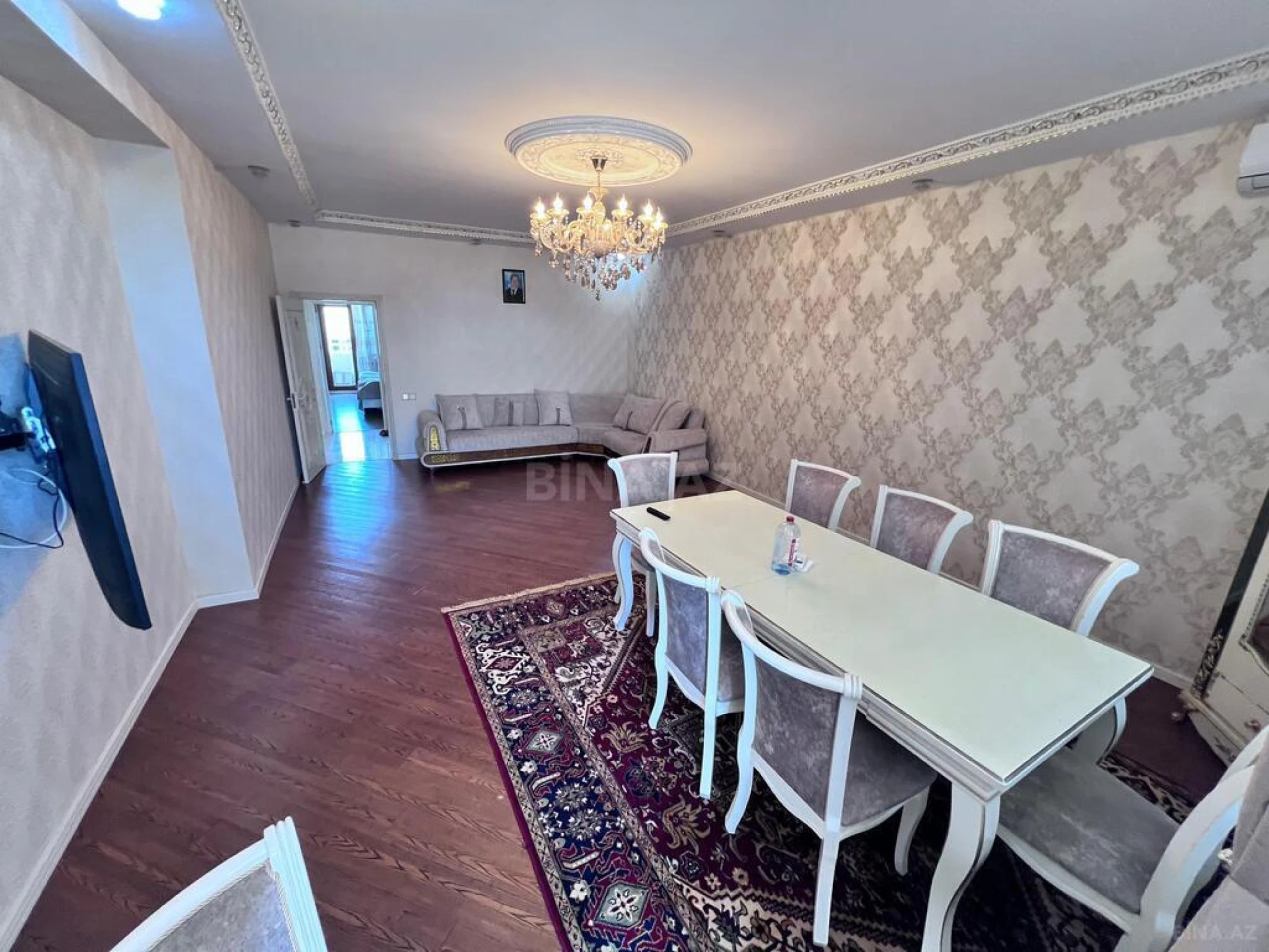 Satılır 3 otaqlı mənzil 145 m²