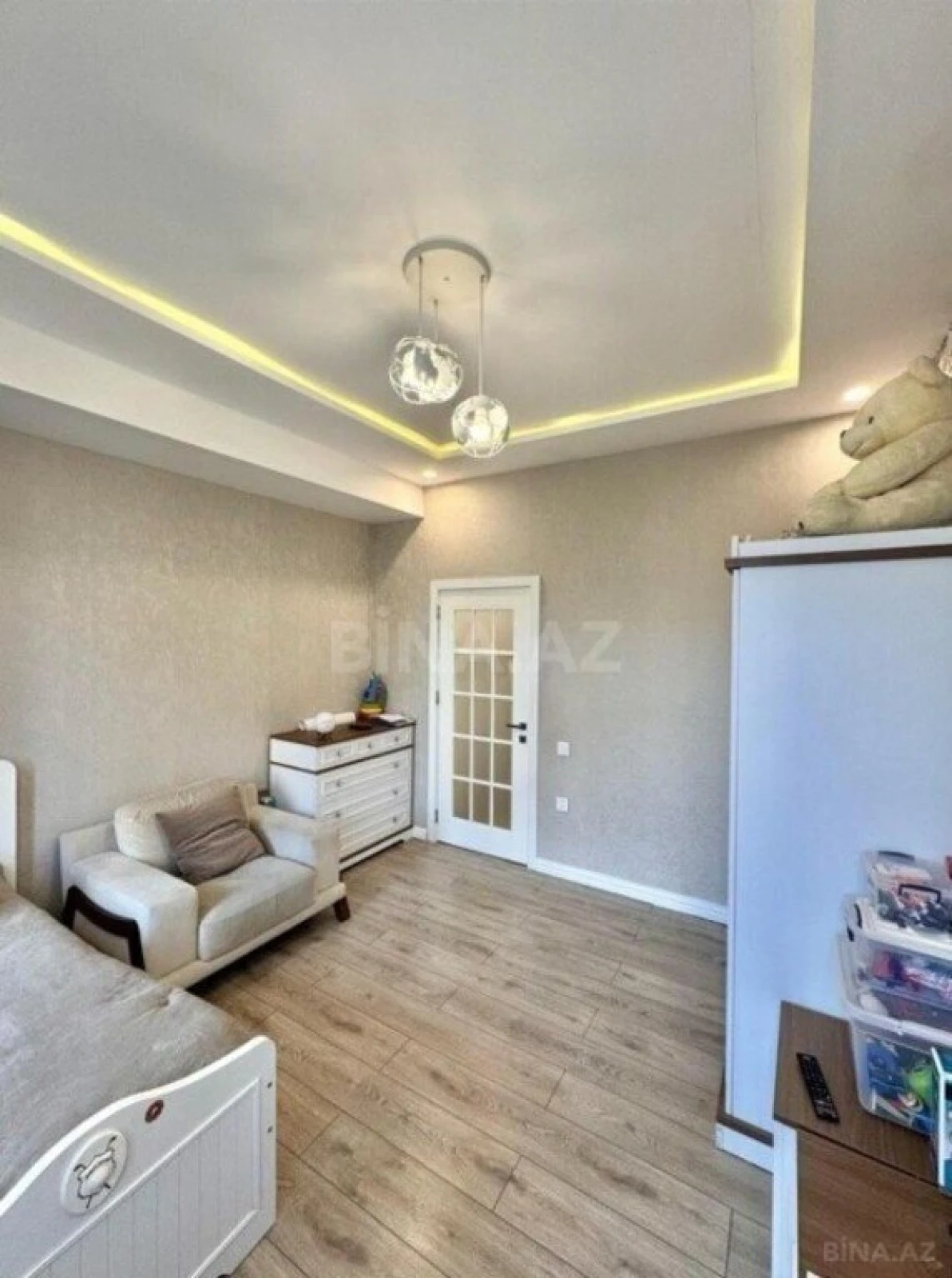 Satılır 3 otaqlı mənzil 130 m²