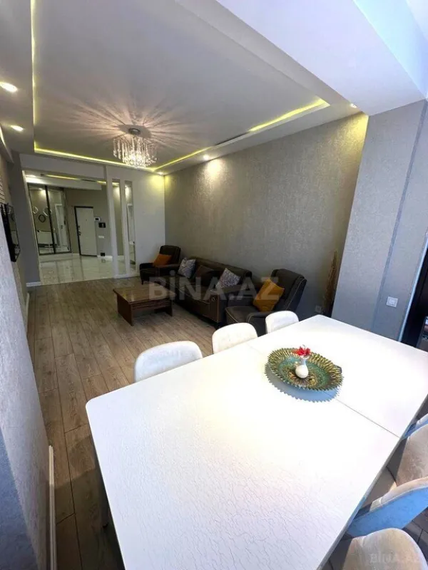 Satılır 3 otaqlı mənzil 130 m²