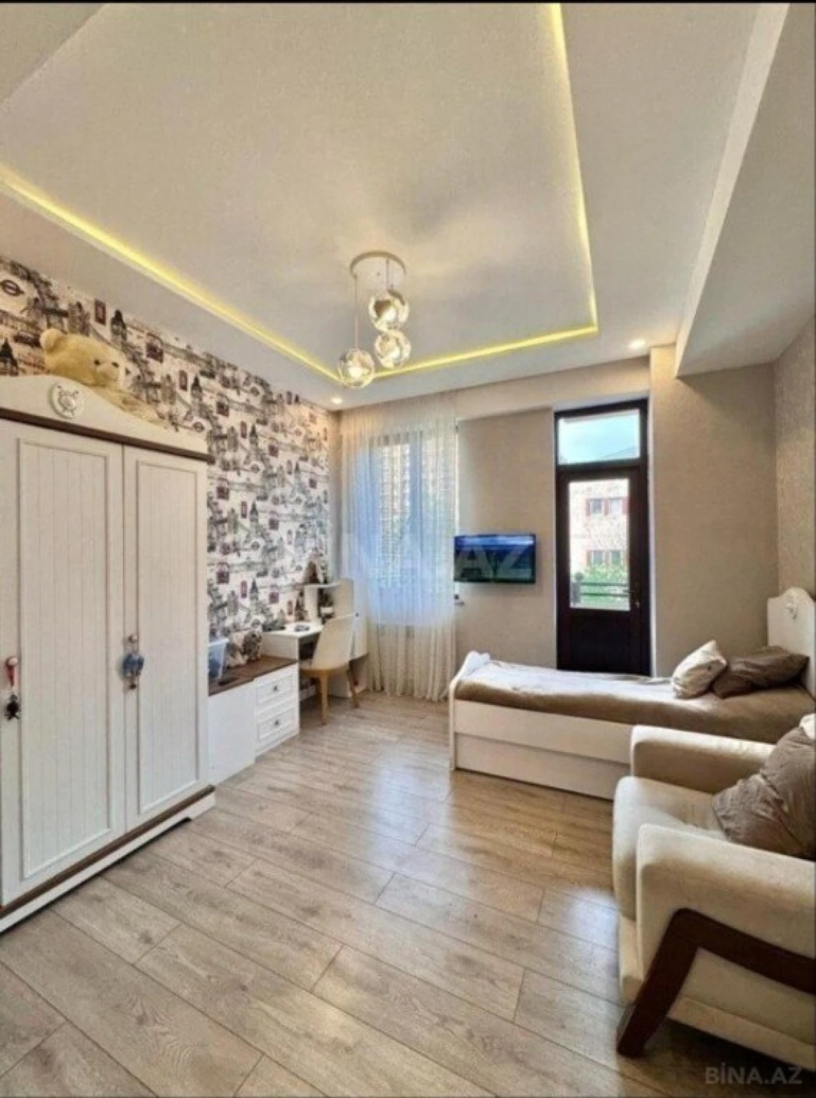 Satılır 3 otaqlı mənzil 130 m²