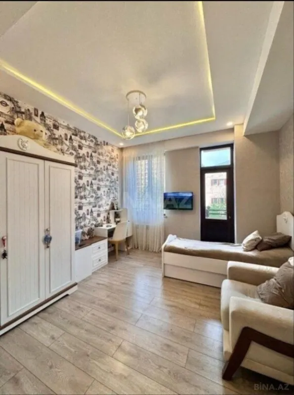 Satılır 3 otaqlı mənzil 130 m²