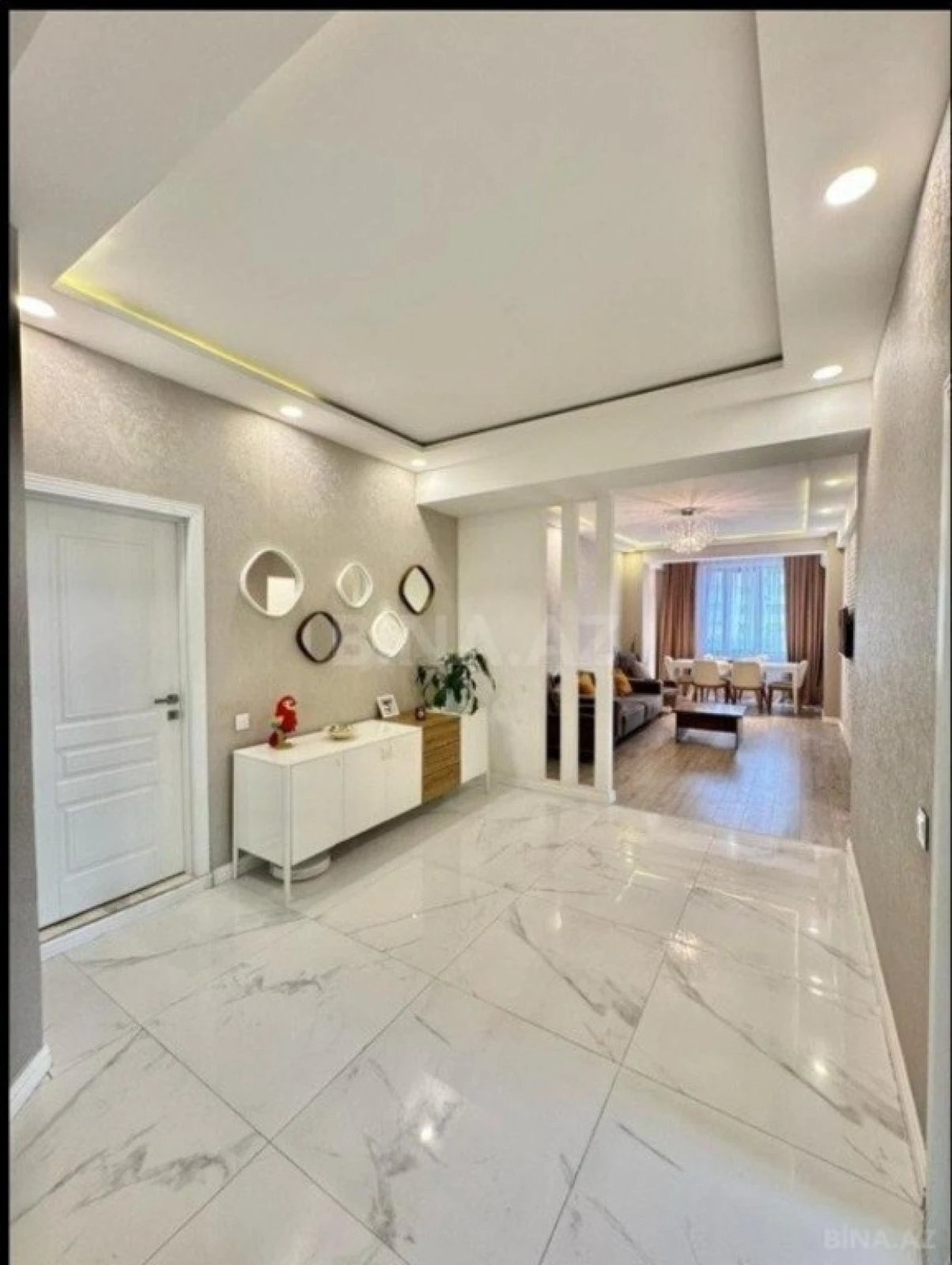 Satılır 3 otaqlı mənzil 130 m²