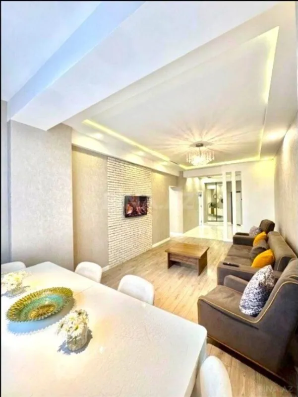 Satılır 3 otaqlı mənzil 130 m²