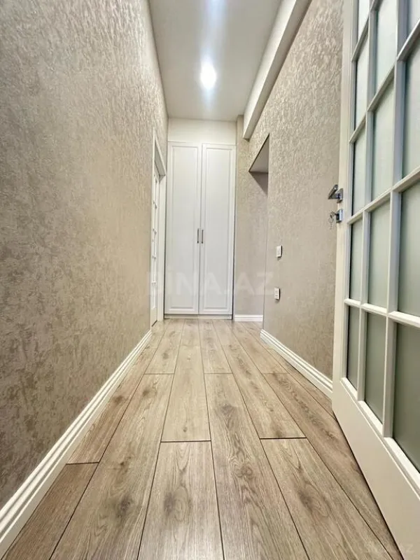 Satılır 3 otaqlı mənzil 130 m²