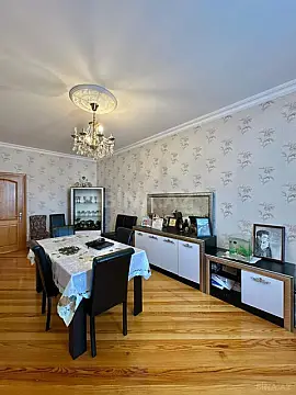 Satılır 4 otaqlı mənzil 160 m²