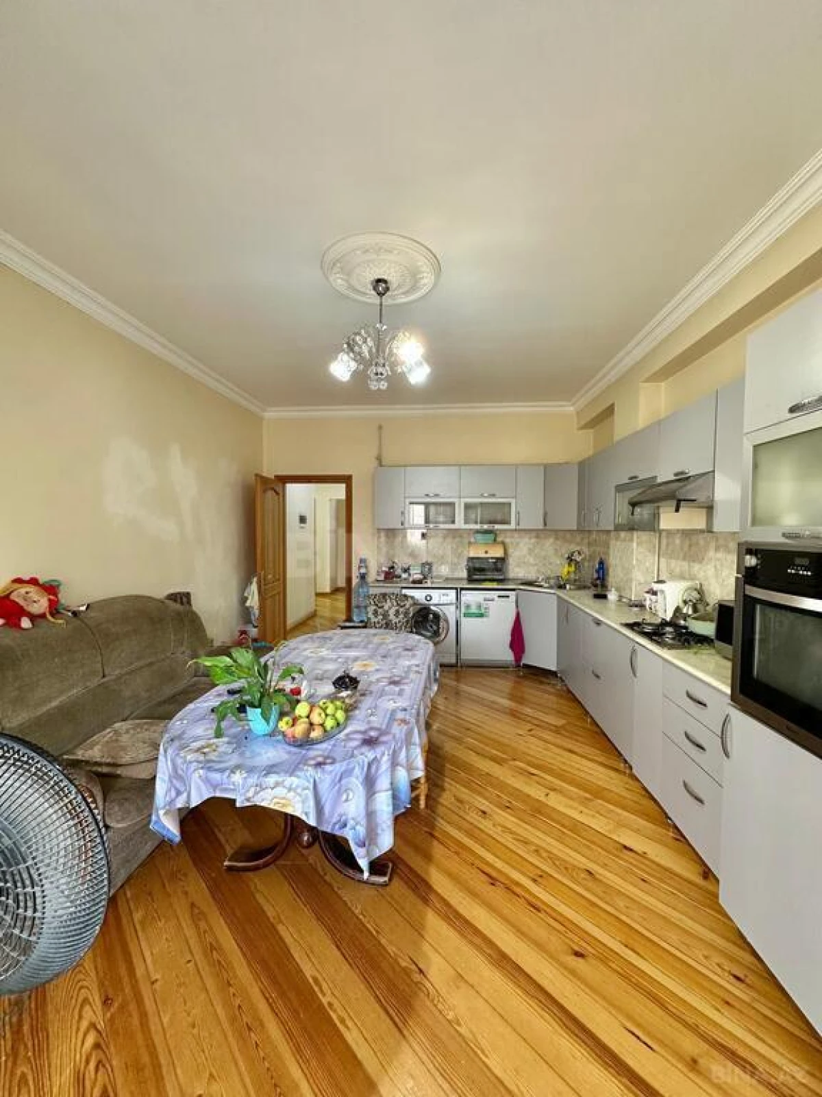 Satılır 4 otaqlı mənzil 160 m²