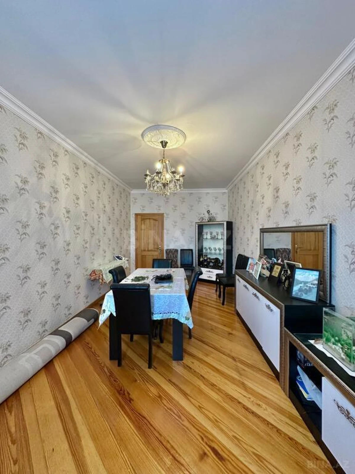 Satılır 4 otaqlı mənzil 160 m²