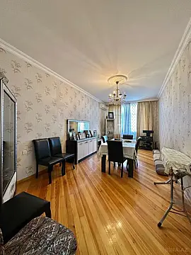 Satılır 4 otaqlı mənzil 160 m²