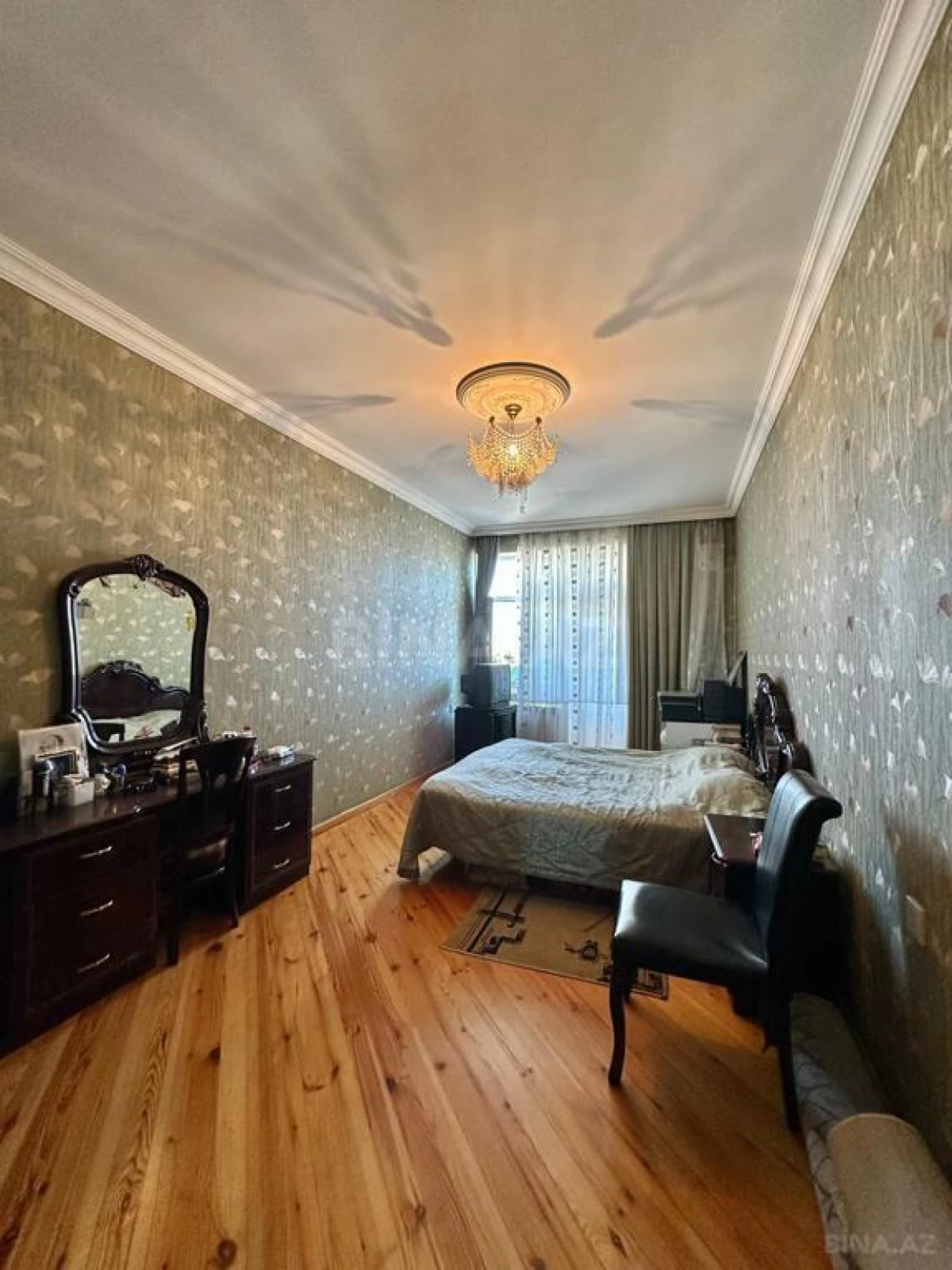 Satılır 4 otaqlı mənzil 160 m²