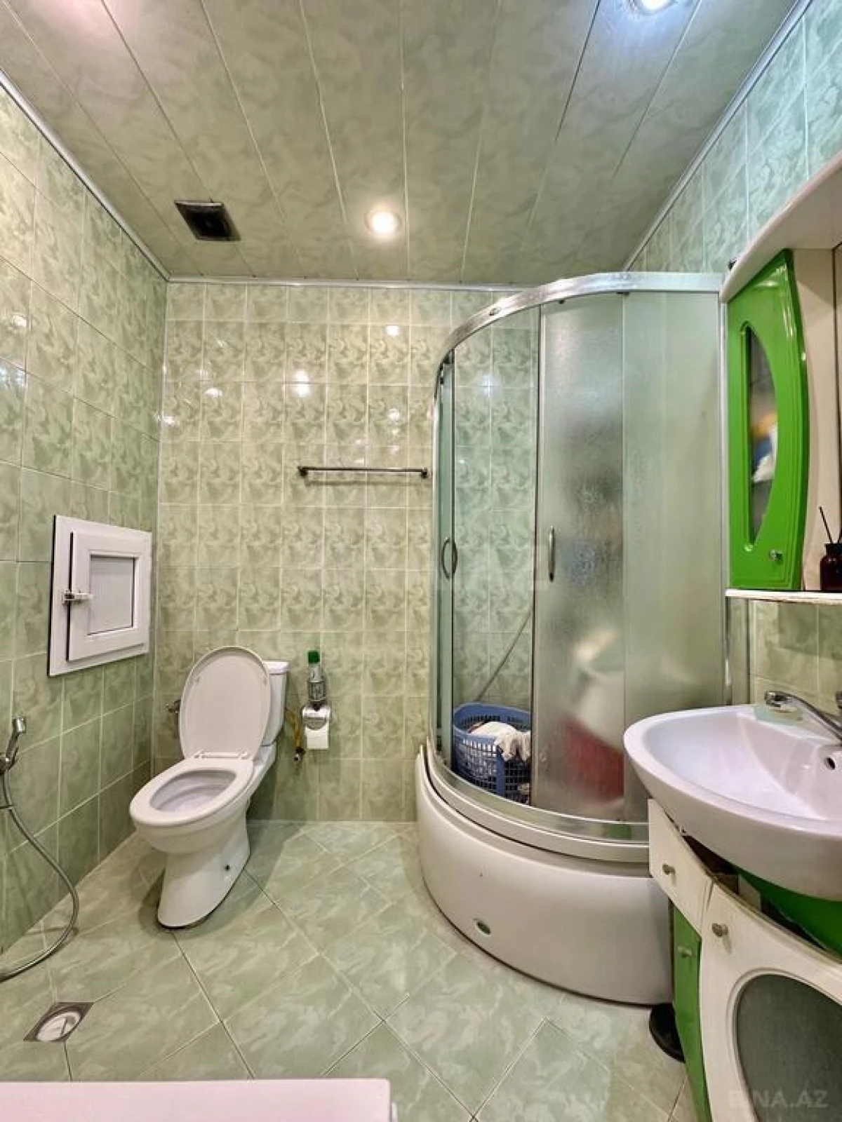 Satılır 4 otaqlı mənzil 160 m²