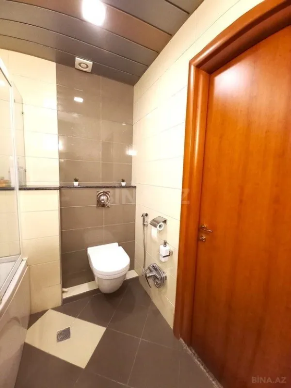 Satılır 4 otaqlı mənzil 148 m²