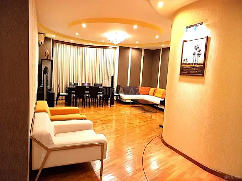 Satılır 4 otaqlı mənzil 148 m²