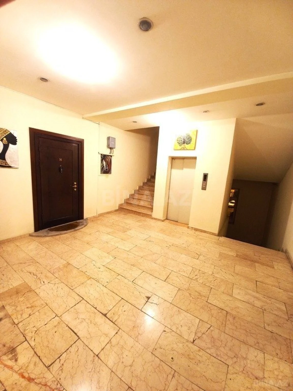 Satılır 4 otaqlı mənzil 148 m²