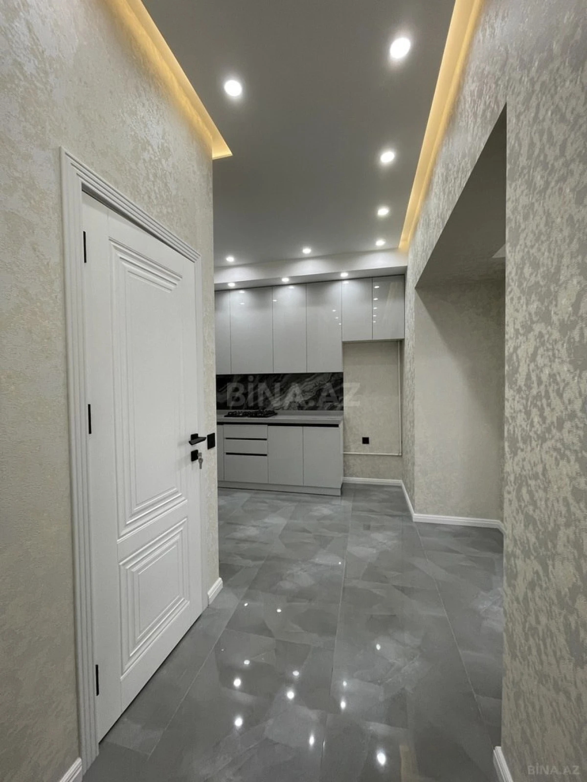 Satılır 2 otaqlı mənzil 67 m²